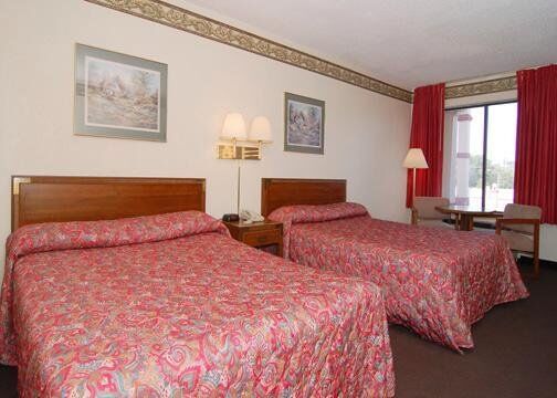 Lodge Econo *